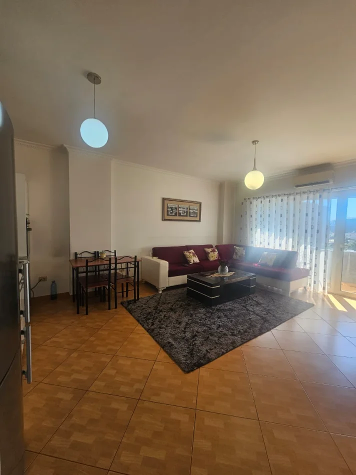 Tirane, jepet me qera apartament 2+1+Ballkon Kati 3, 70 m² 500 € 