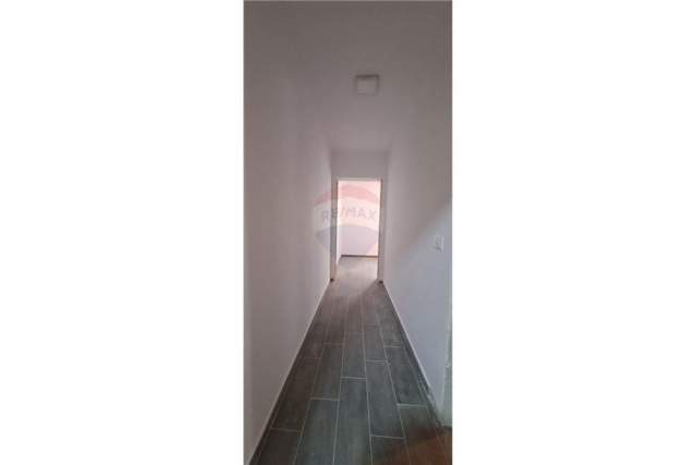 Tirane, jepet me qera apartament 2+1 Kati 4, 80 m² 400 Euro (Feri Xhajko)