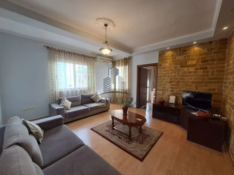 Tirane, jepet me qera apartament 1+1 Kati 5, 80 m² 400 € (fresk)