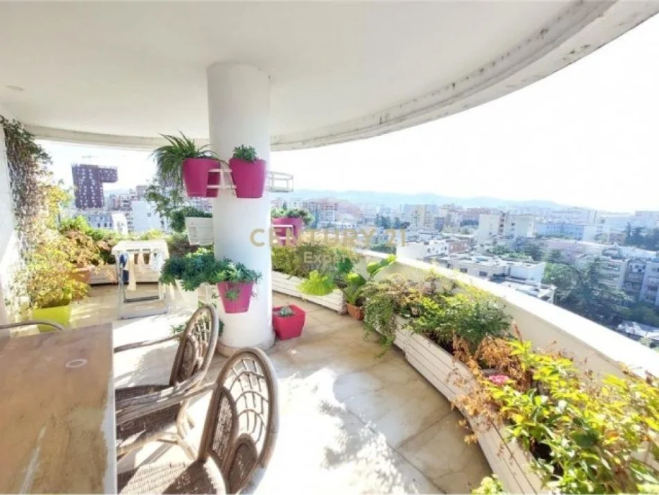Tirane, shitet apartament+verande | Penthouse 4+1 Kati 8, 343 m² 466.500 € (Rruga Naim Frashëri, Tirane)