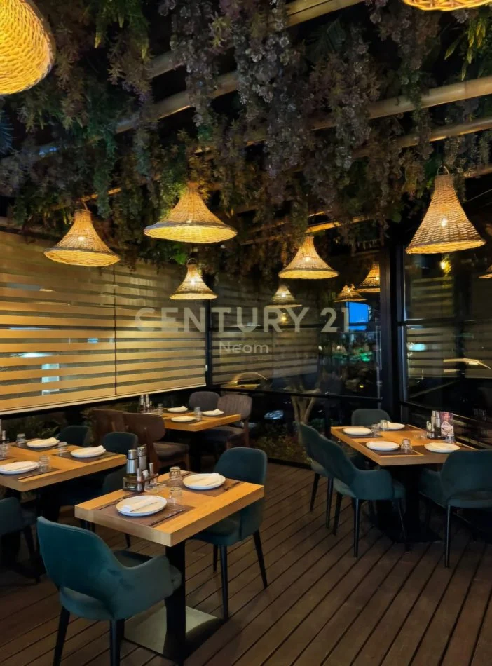 Tirane, shitet bar-resorant Kati 0, 600.000 € (Mozaiku I Tiranës)