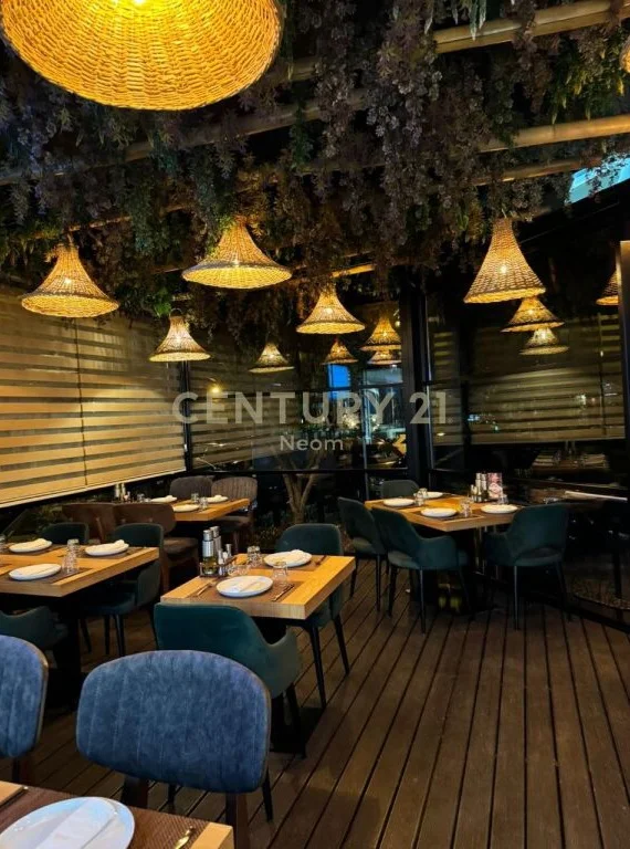 Tirane, shitet bar-resorant Kati 0, 600.000 € (Mozaiku I Tiranës)