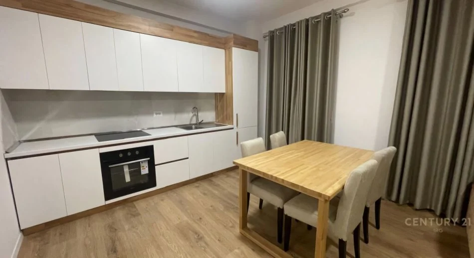 Tirane, jepet me qera apartament 2+1 Kati 8, 97 m² 800 € (Porcelan)