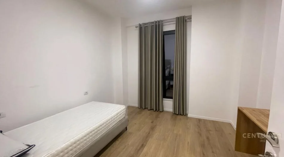 Tirane, jepet me qera apartament 2+1 Kati 8, 97 m² 800 € (Porcelan)