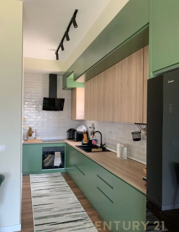 JAPIM ME QERA APARTAMENT 2+1+2 TEK RRUGA E KOSOVAREVE  FOR RENT 2+1+2 APARTMENT AT RRUGA E KOSOVAREVE