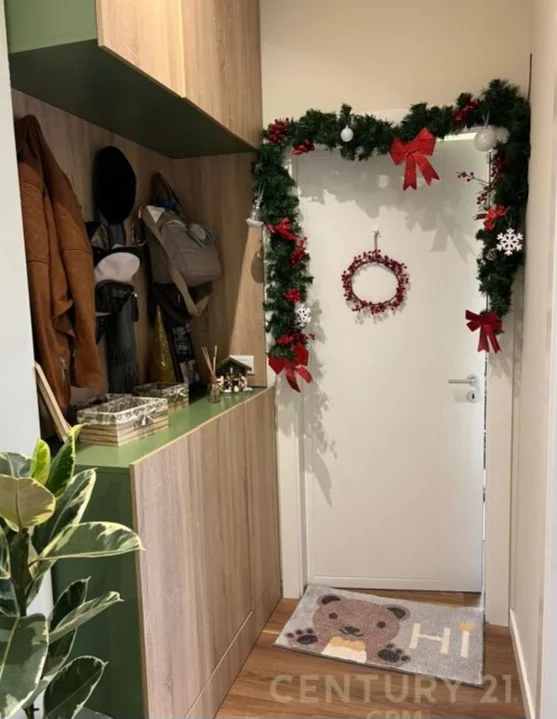 JAPIM ME QERA APARTAMENT 2+1+2 TEK RRUGA E KOSOVAREVE  FOR RENT 2+1+2 APARTMENT AT RRUGA E KOSOVAREVE