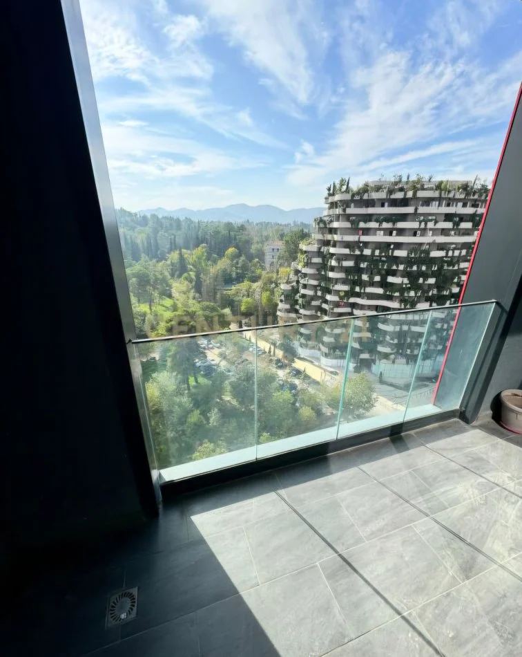 Tirane, jepet me qera apartament 3+1 Kati 12, 158 m² 2.500 € (Rruga e Elbasanit)