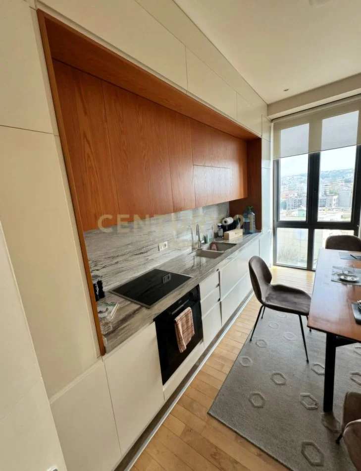 Tirane, jepet me qera apartament 3+1 Kati 12, 158 m² 2.500 € (Rruga e Elbasanit)