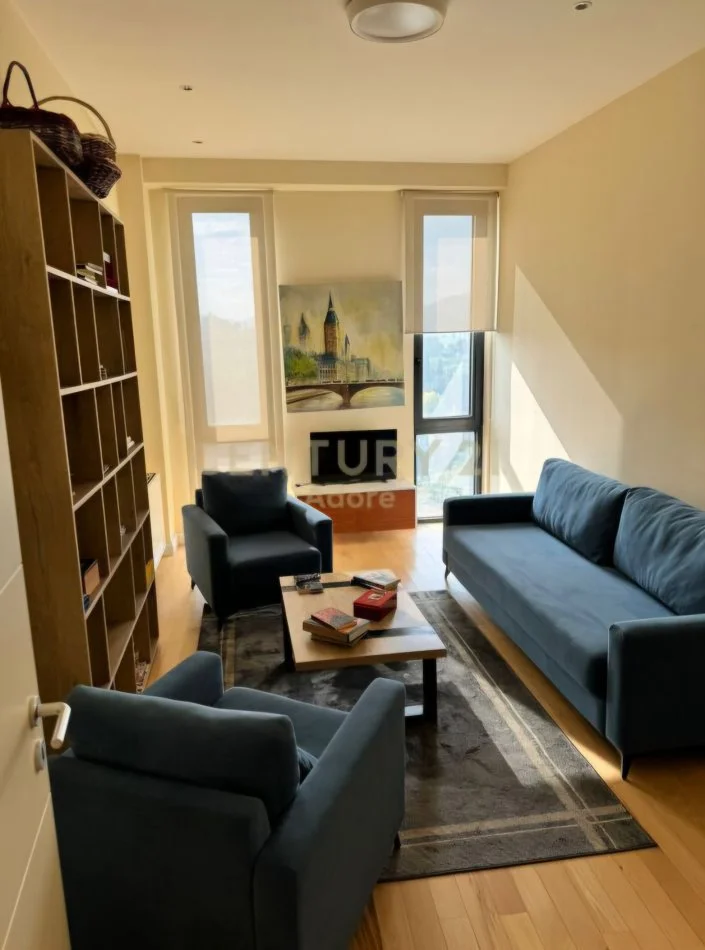 Tirane, jepet me qera apartament 3+1 Kati 12, 158 m² 2.500 € (Rruga e Elbasanit)