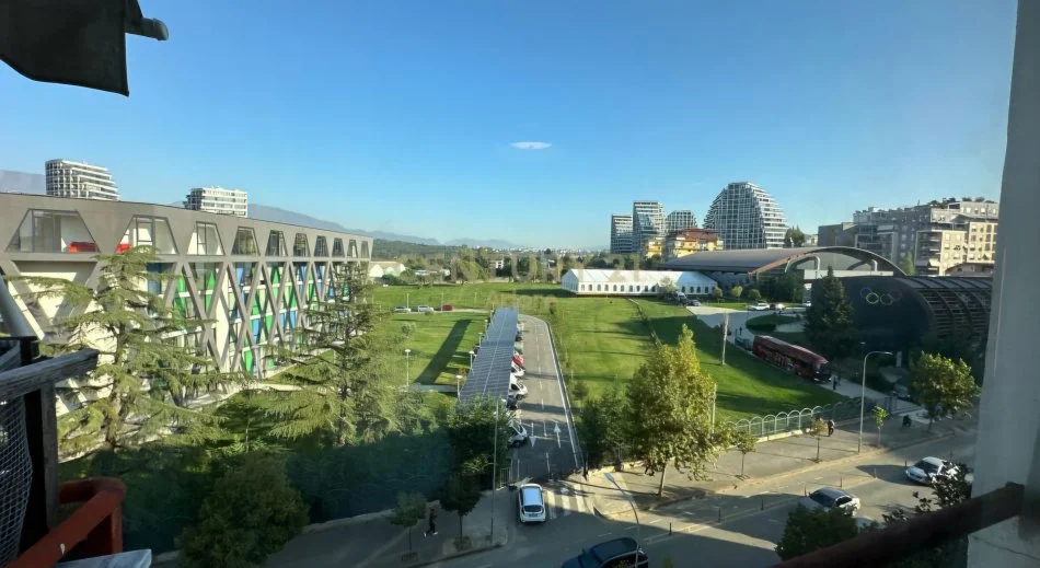 Tirane, jepet me qera apartament 3+1+Aneks+Ballkon Kati 4, 164 m² 1.400 € (Rruga e Kosovareve)