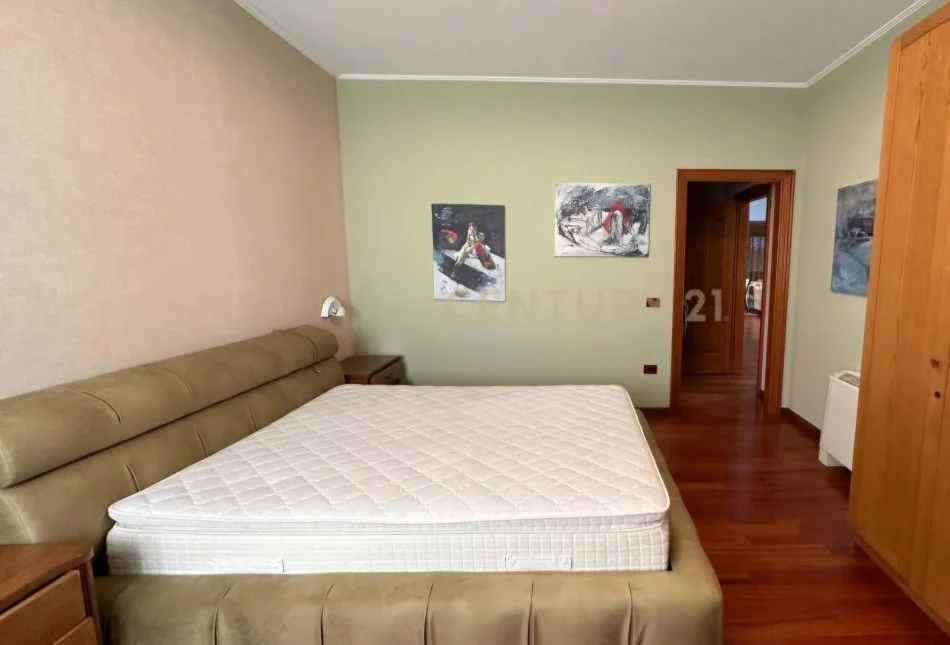 Tirane, jepet me qera apartament 3+1+Aneks+Ballkon Kati 4, 164 m² 1.400 € (Rruga e Kosovareve)