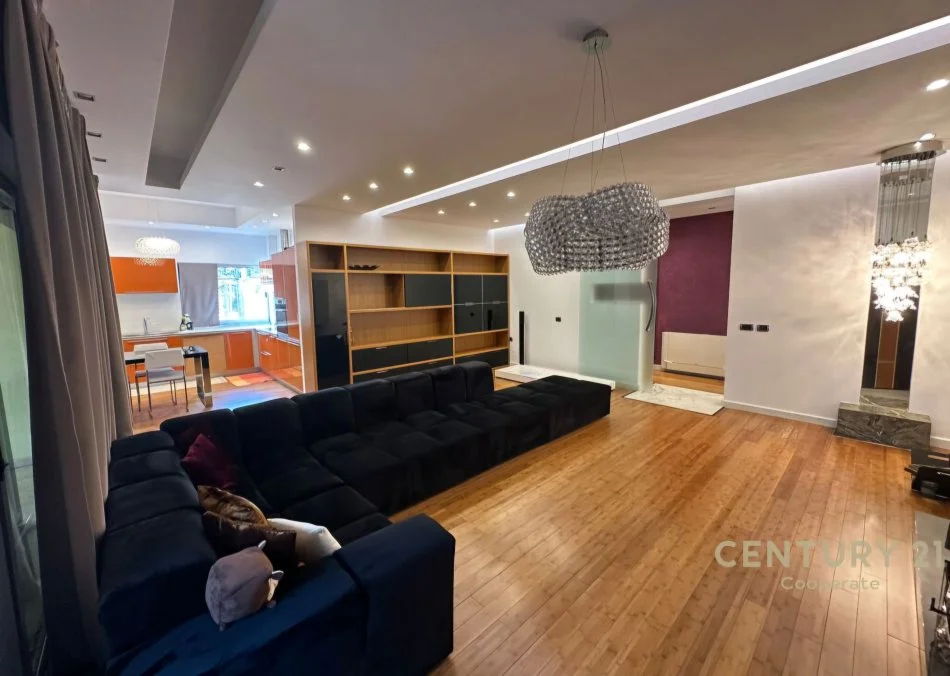 Tirane, jepet me qera apartament 3+1+Ballkon Kati 5, 141 m² 1.500 € (Liqeni I Thate)