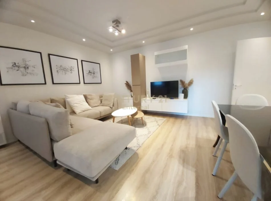 Tirane, jepet me qera apartament 2+1 Kati 4, 110 m² 1.500 € (Liqeni I Tiranës)