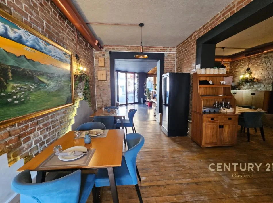 Tirane, shitet bar-resorant , 191 m² (Rruga e Dibrës)