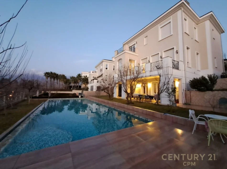 Tirane, jepet me qera Vile 4+1 Kati 3, 700 m² 7.000 € (Qendra Tregtare TEG)