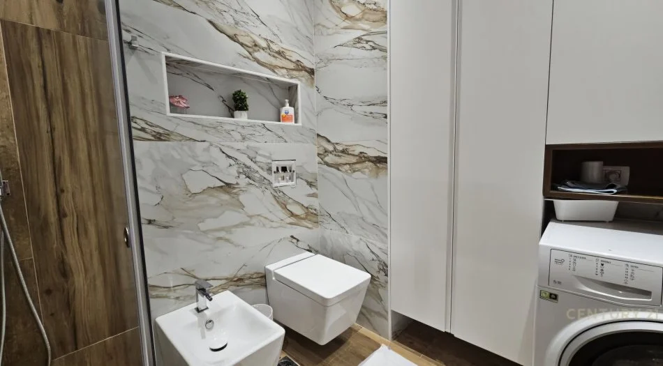 Tirane, shitet apartament 2+1 Kati 2, 119 m² 225.000 € (Astir)