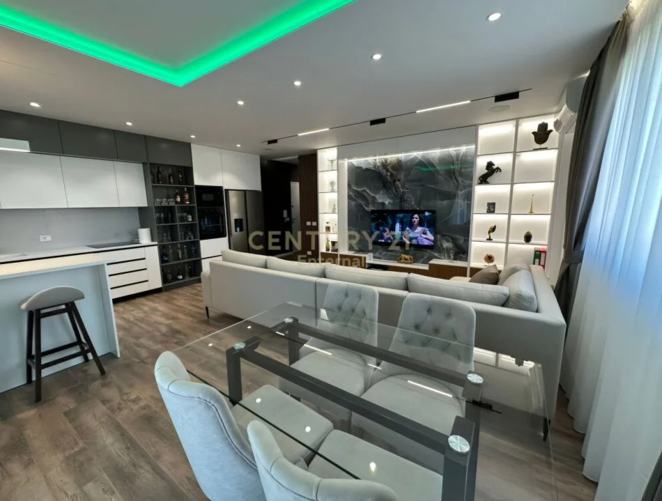 Tirane, shitet apartament 2+1+Ballkon Kati 9, 142 m² 327.000 € (Astiri)