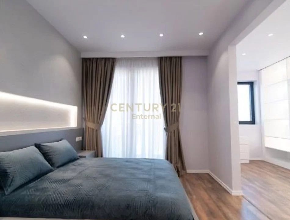 Tirane, shitet apartament 2+1+Ballkon Kati 9, 142 m² 327.000 € (Astiri)