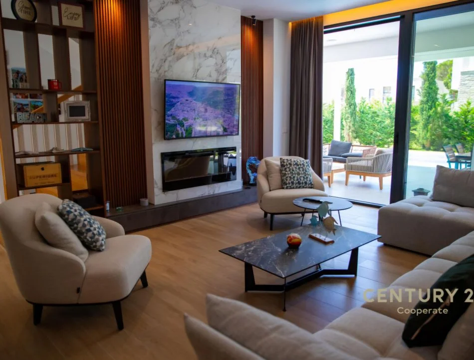 Durres, shitet Vile 4+1+Ballkon Kati 2, 193 m² 1.200.000 € (Gjiri I Lalzit)