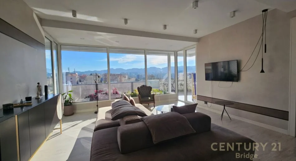 Tirane, shitet apartament 2+1 Kati 6, 170 m² 380.000 € (Ish Ekspozita)