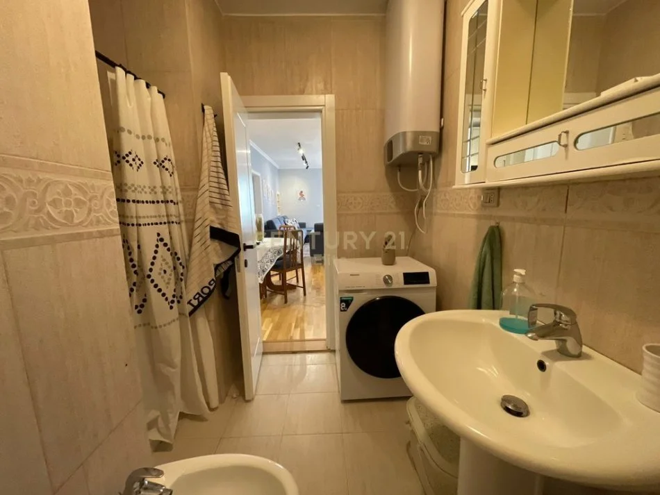 Tirane, jepet me qera apartament 2+1 Kati 9, 80 m² 750 € (https://maps.app.goo.gl/ca6AeiS9JWNu9pJw8)