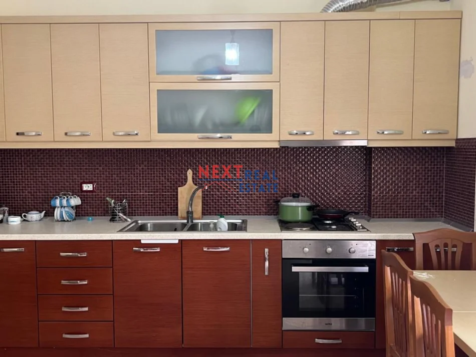 Vlore, shitet apartament 1+1+Ballkon Kati 6, 91 m² 145.000 € (LUNGOMARE)