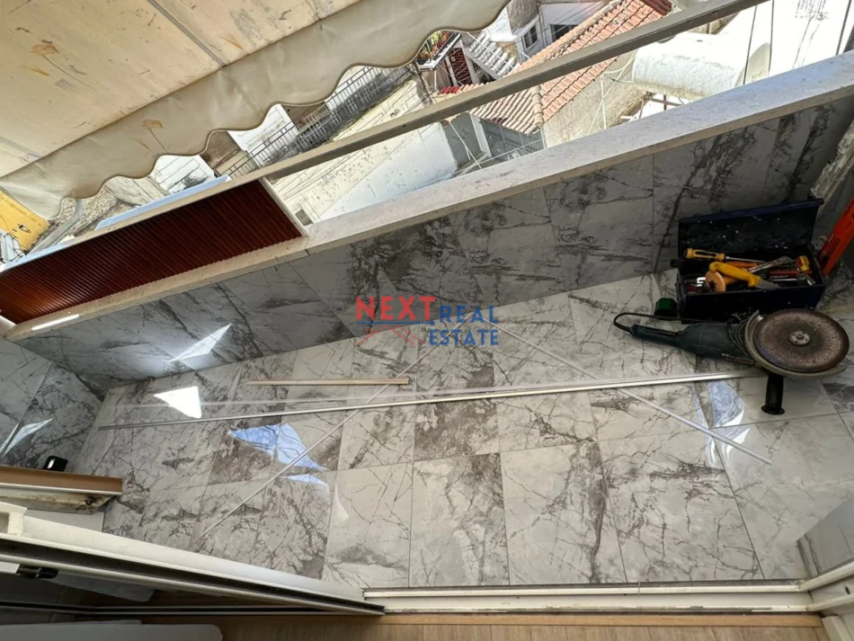 Vlore, jepet me qera garsonier 1+1 Kati 4, 250 € (MURADIE)