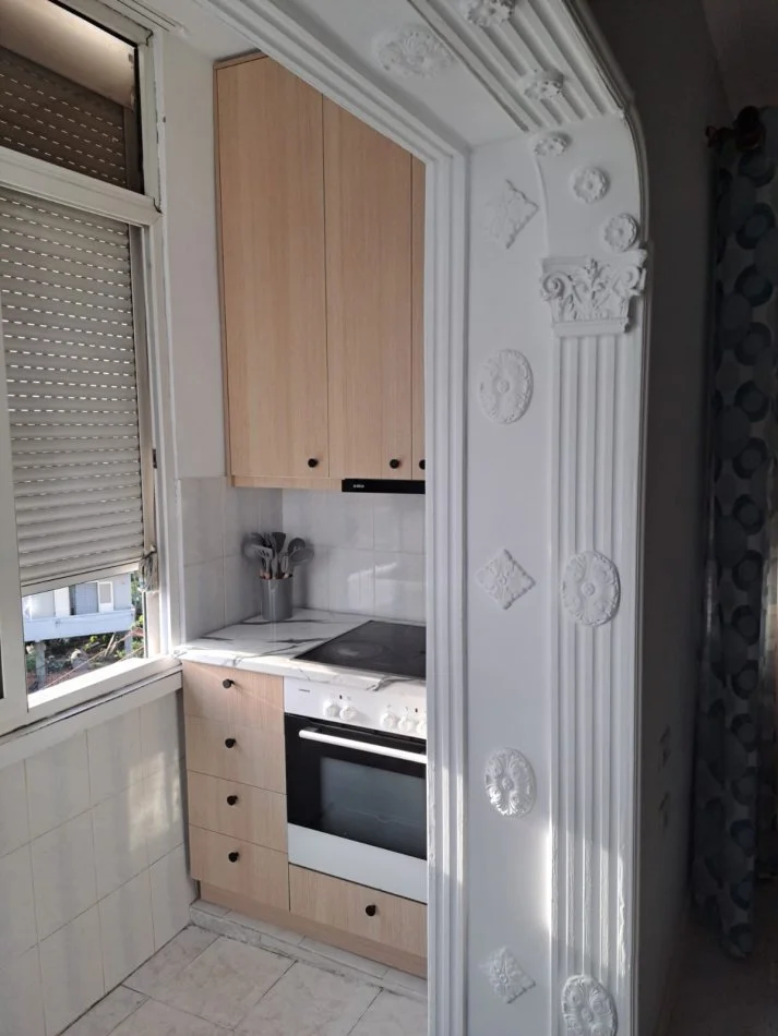 Tirane, jepet me qera apartament 2+1 Kati 4, 80 m² 550 € (Irfan tomini)