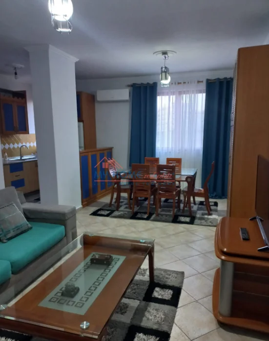 Tirane, jepet me qera apartament 1+1+Ballkon Kati 4, 71 m² 520 € (Rruga Irfan Tomini)