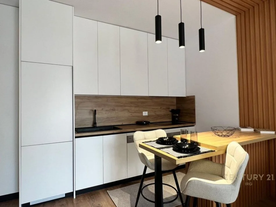 Tirane, jepet me qera apartament 1+1+Ballkon Kati 5, 69 m² 700 € (Bulevardi i Ri)