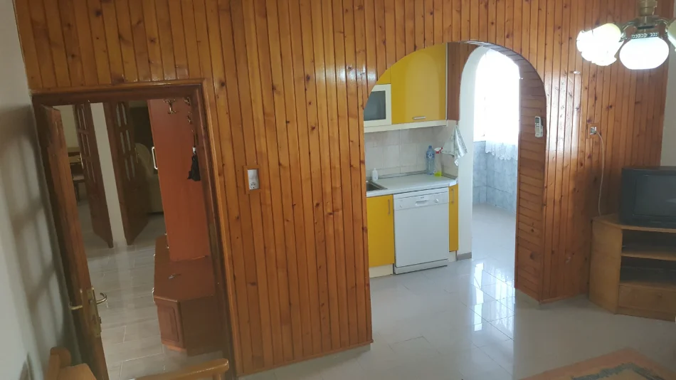 Tirane, shitet apartament 3+1 Kati 6, 93 m² 170.000 € 