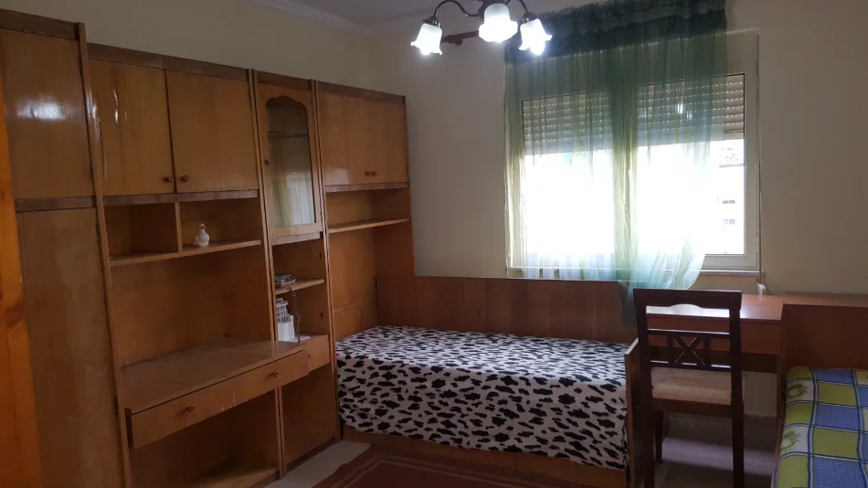 Tirane, shitet apartament 3+1 Kati 6, 93 m² 170.000 € 