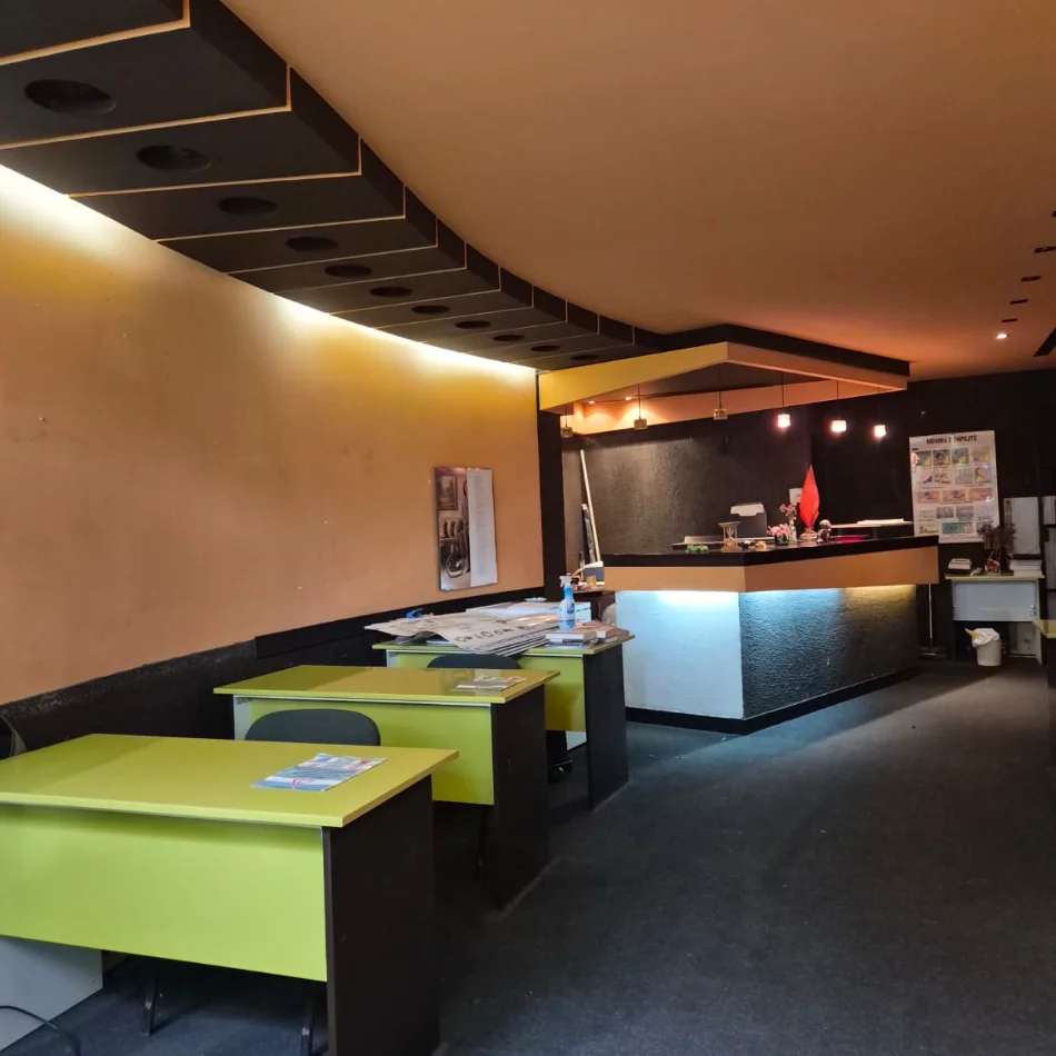 Shqiperi, jepet me qera nga Pronari, pa-komision ambjent biznesi Kati 2, 60 m² 600 € (Rruga Islam Alla)