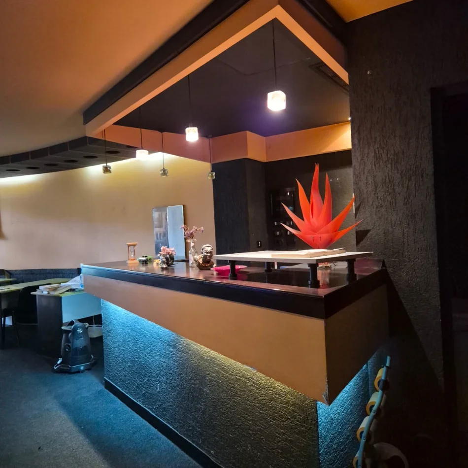Shqiperi, jepet me qera nga Pronari, pa-komision ambjent biznesi Kati 2, 60 m² 600 € (Rruga Islam Alla)