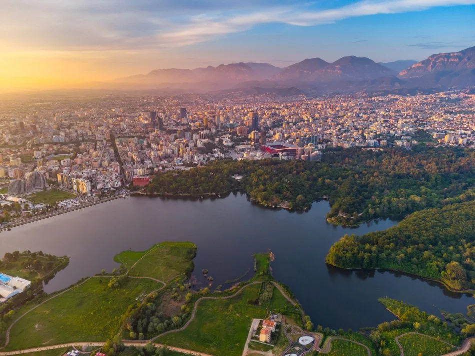 Tirane, jepet me qera apartament 1+1 Kati 2, 60 m² 250 € (Tufine)