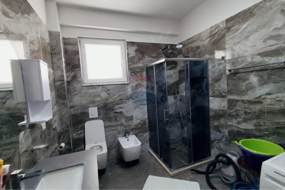 Tirane, jepet me qera apartament 2+1 Kati 0, 600 € (Rruga Isuf Elezi)