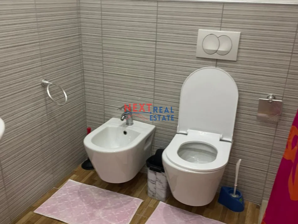 Vlore, jepet me qera apartament+verande | Penthouse 2+1+Ballkon Kati 11, 600 € (PORTI)