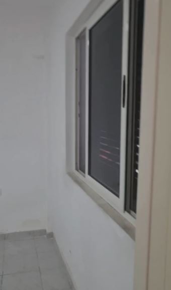 Tirane, jepet me qera Kati 0, 65 m² 650 € ( JEPET ME QERA AMBIENT BIZNESI NË SIRI KODRA – RRUGË KRYESORE!)