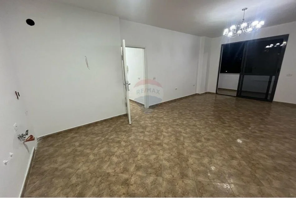 shitet , 98 m² 185.000 € (Ofrojmë për shitje apartament 2+1+2 Tek Brryli)
