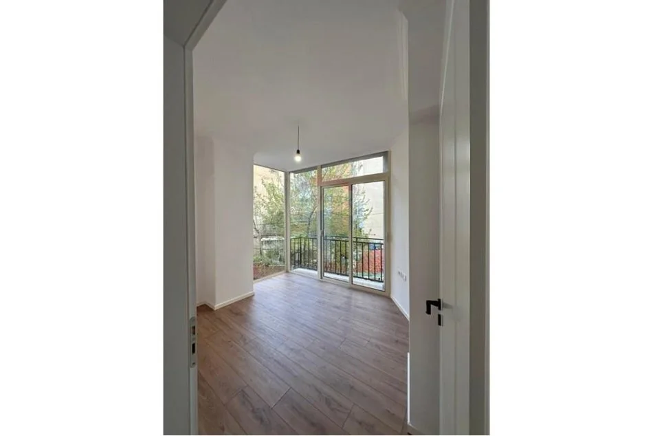 shitet , 43 m² 120.000 € (APARTAMENT 1+1 PER SHITJE TE MINE PEZA)