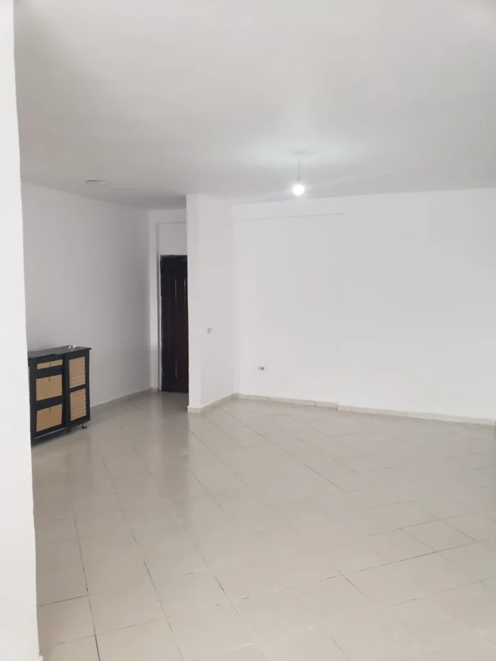 Tirane, jepet me qera apartament 2+1 Kati 4, 100 m² 300 € (Fresk)