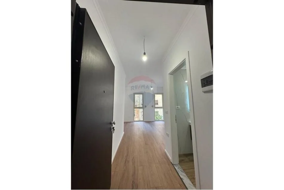 shitet , 43 m² 120.000 € (APARTAMENT 1+1 PER SHITJE TE MINE PEZA)