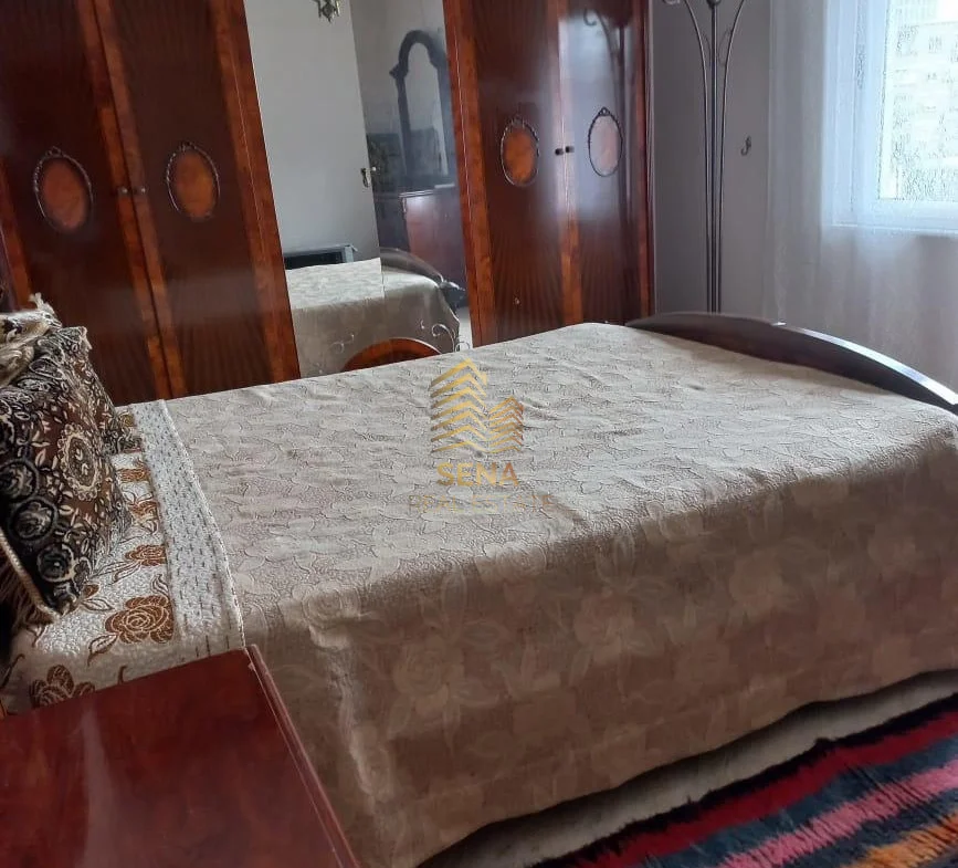 Tirane, jepet me qera apartament 2+1+Ballkon Kati 3, 80 m² 600 € (Rruga e Elbasanit)