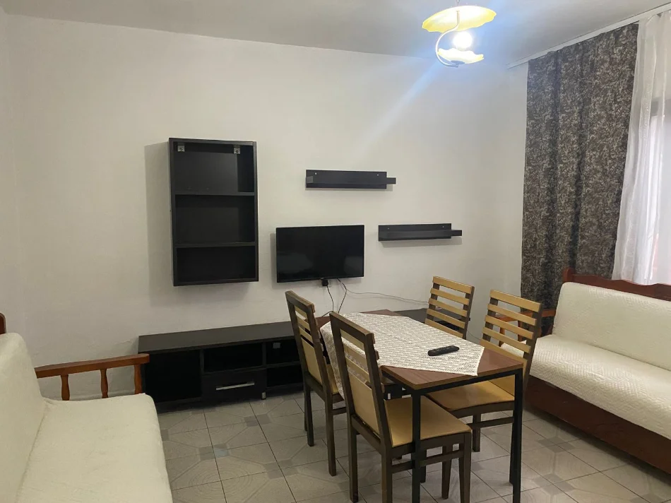 Tirane, jepet me qera apartament 1+1+Ballkon Kati 0, 73 m² 350 € (ne rrugen Besa Tirane.)