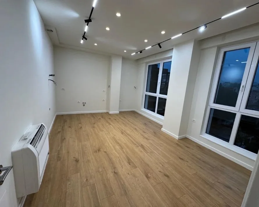 Tirane, jepet me qera ambjent biznesi Kati 2, 58 m² 1.000 € (stadiumi dinamo)