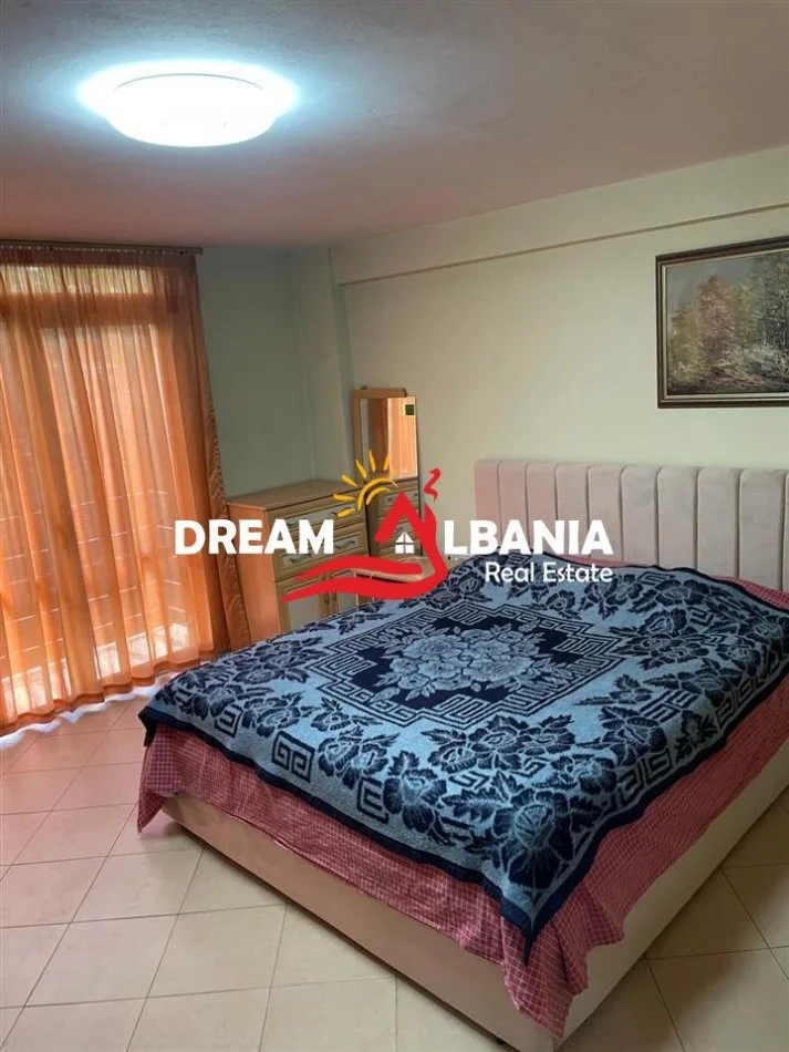 Tirane, jepet me qera apartament 2+1 , 90 m² 600 € (Shkolla e Kuqe)