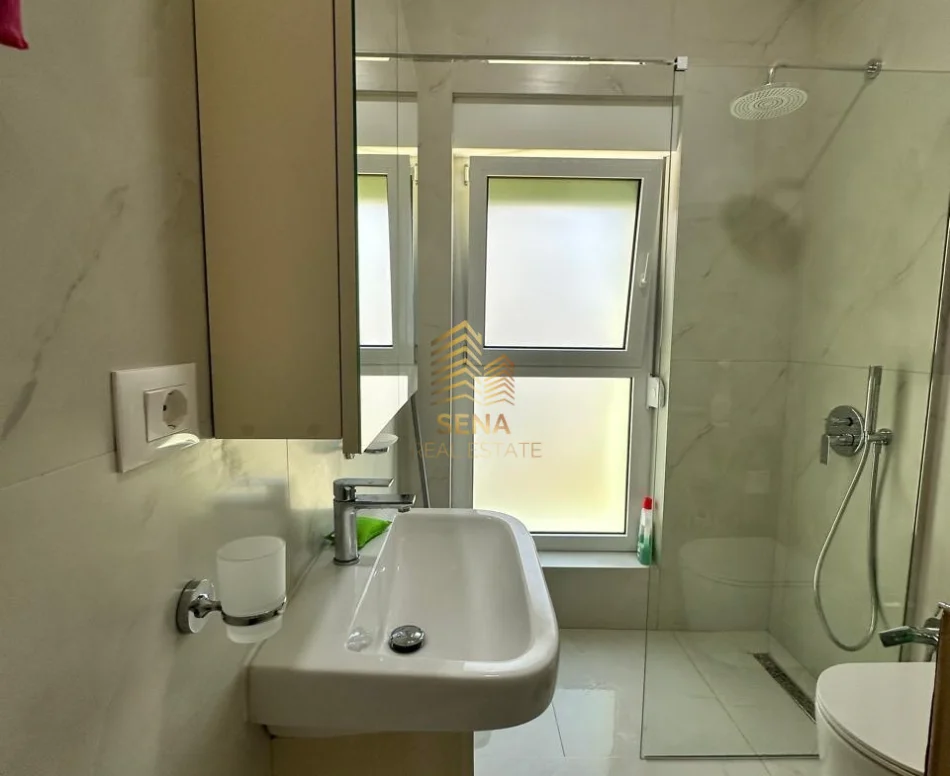 Tirane, jepet me qera apartament 1+1+Ballkon Kati 2, 65 m² 450 € (Rezidenca Kadiu)
