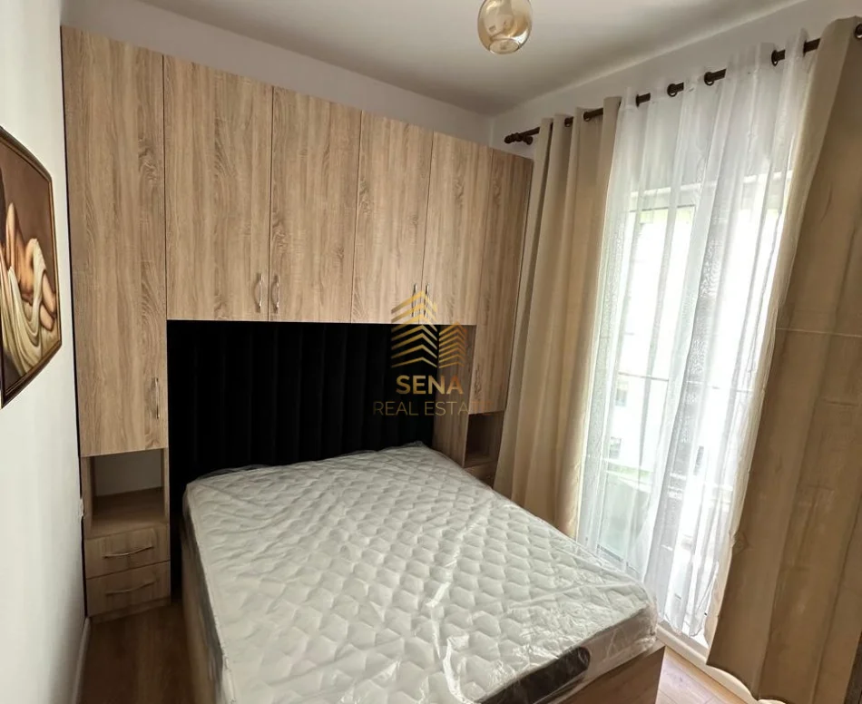 Tirane, jepet me qera apartament 1+1+Ballkon Kati 2, 65 m² 450 € (Rezidenca Kadiu)