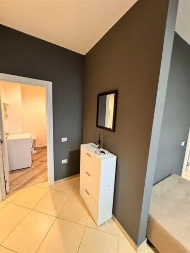 Tirane, jepet me qera zyre Kati 2, 101 m² 850 € (TOPTANI)