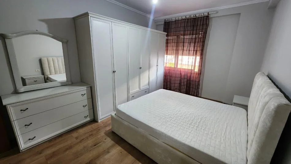 Tirane, jepet me qera apartament 1+1 Kati 3, 63 m² 450 € (ASTIR)